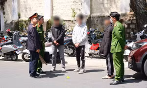 Nhóm thiếu niên ở Lâm Đồng mang hung khí đánh nhau do mâu thuẫn trên mạng