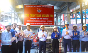 Gắn biển công trình thanh niên cấp Tỉnh Đoàn