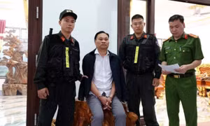 Phú Thọ bắt loạt đối tượng xã hội đen đội lốt giám đốc doanh nghiệp