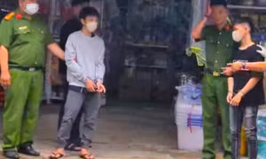 Bắt giữ 2 nghi phạm sát hại người đàn ông trên vỉa hè ở Nha Trang