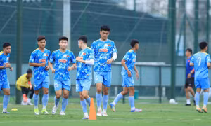 Hậu vệ cao gần 2m nỗ lực khẳng định vị trí tại U23 Việt Nam