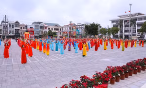 Sôi nổi chương trình đồng diễn dân vũ và giao lưu thể thao chào mừng Ngày Quốc tế Phụ nữ 8/3 tại Vân Đồn