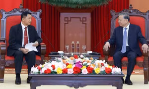 Tổng Bí thư Tô Lâm tiếp Bộ trưởng Công an Lào