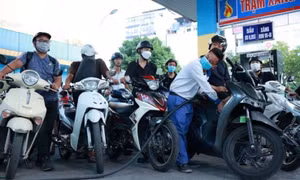 Giá xăng dầu ngày 7/3 tiếp tục tăng, dầu hỏa tăng cao nhất 8.490 đồng/lít