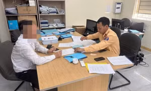 Xử phạt xe khách đi sai làn trên cao tốc Hà Nội - Hải Phòng