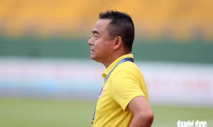 HLV Trần Tiến Đại tái xuất V-League