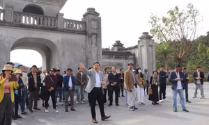 Các đơn vị, doanh nghiệp khảo sát điểm du lịch nổi tiếng của Quảng Ninh