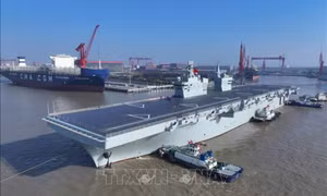 Trung Quốc thử nghiệm tàu tấn công đổ bộ mới trên biển