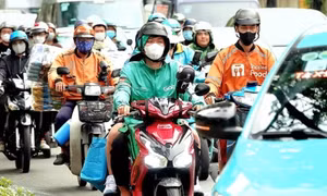 Một doanh nghiệp đề xuất cải tạo xe máy chạy xăng sang chạy điện