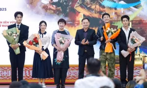 'Mưa đỏ' đạt 1 triệu lượt xem sau ngày đầu chiếu miễn phí