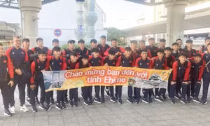 Đấu giao hữu tập dượt cho vòng loại châu Á, U17 Việt Nam thắng Campuchia 10-0