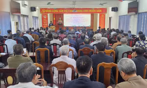 Bồi dưỡng lý luận chính trị, nghiệp vụ công tác Đảng cho cán bộ khu phố