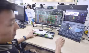 Chứng khoán khó 'về đích' 100% GDP?
