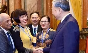 Góp ý dự thảo văn kiện Đại hội XIV của Đảng: Kiều bào chung khát vọng xây dựng Việt Nam phát triển, phồn vinh và hạnh phúc