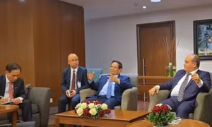 Hai Thủ tướng Việt Nam, Algeria làm việc với các doanh nghiệp để thúc đẩy các dự án cụ thể