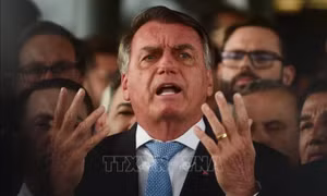 Brazil: Tòa Tối cao ra lệnh cho cựu Tổng thống J. Bolsonaro chấp hành án 27 năm tù