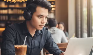 Bí mật nào khiến micro chống ồn nghe 'như ở phòng thu' dù đang đi giữa phố?