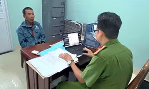 Hát karaoke quá giờ, người đàn ông bị hàng xóm chém bị thương