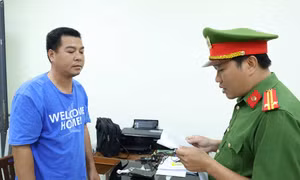 Cướp hơn 54 tấn cá tra, 2 đối tượng ở An Giang bị bắt tạm giam
