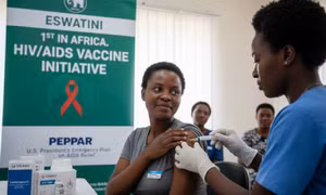 Eswatini - quốc gia châu Phi đầu tiên tiêm vaccine phòng HIV/AIDS 2 lần/năm