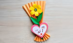 Dạy con làm hoa giấy ý nghĩa tặng thầy cô nhân ngày 20/11