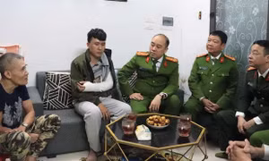 Thiếu tá Cảnh sát Hình sự ở Hà Nội bị thương nặng khi ngăn chặn nhóm quái xế