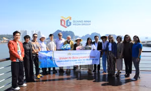 Đoàn Presstrip thị trường Ý khảo sát du lịch tại Quảng Ninh