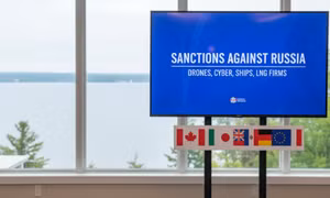 Canada công bố các lệnh trừng phạt mới đối với Nga