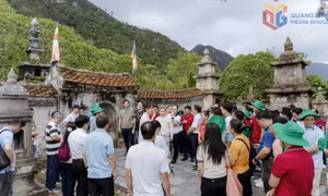 Xây dựng nền văn hóa giàu bản sắc Quảng Ninh