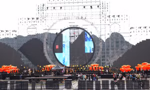 Lắp đặt màn hình led tiếp sóng truyền hình trực tiếp concert “Quảng Ninh - Đất mỏ anh hùng” trên toàn tỉnh