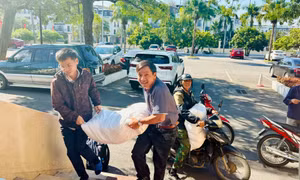 Quảng Ninh tiếp nhận hơn 1,2 tỷ đồng chỉ sau hai ngày kêu gọi cứu trợ lũ lụt 