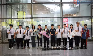 Trường THPT Chuyên Hạ Long: Lá cờ đầu giáo dục mũi nhọn của Quảng Ninh