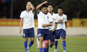 Thắng trận "thủy chiến” trên sân Thanh Trì, Quảng Ninh FC áp sát ngôi đầu