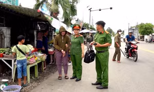 Bắt giữ người phụ nữ thực hiện hơn 20 vụ cướp giật vé số của người bán dạo