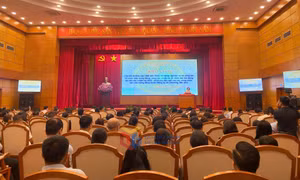 Khai giảng lớp bồi dưỡng cán bộ làm công tác tổ chức xây dựng Đảng cấp xã, phường, đặc khu
