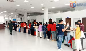 Móng Cái: Hoạt động xuất nhập cảnh tăng trưởng mạnh ở Lối thông quan cửa khẩu cầu Bắc Luân II