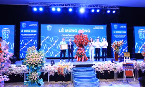 Quảng Ninh FC mừng công lên Giải hạng Nhất Quốc gia 2025-2026
