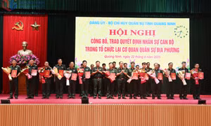 Đảng ủy - Bộ CHQS tỉnh Quảng Ninh: Công bố, trao quyết định nhân sự công tác cán bộ
