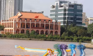 Từ bến Nhà Rồng, tên Người sáng mãi