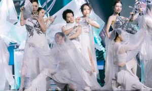 Em xinh say hi lập kỷ lục, 6 nghệ sĩ có nguy cơ bị loại