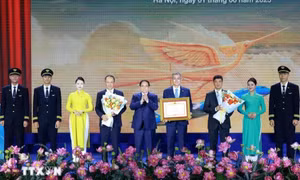 Thủ tướng: Vietnam Airlines phải phát triển hiện đại, xanh, nhanh, bền vững