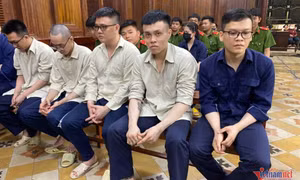 Cắt ghép ảnh khiêu dâm, hạ nhục con nợ chỉ để đòi hơn 13 triệu đồng
