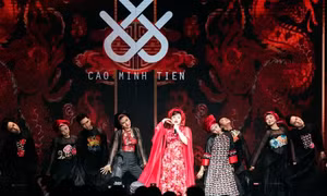 Sao mai Nguyễn Thu Hằng tái xuất trong show thời trang của Cao Minh Tiến