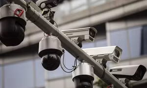 Canada cấm cửa Hikvision