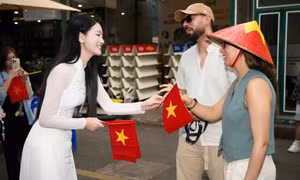 Việt Nam đang áp dụng chính sách thị thực đặc thù gì cho du khách quốc tế?