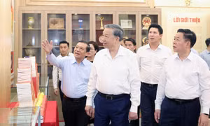 Kết quả công tác xây dựng Đảng về chính trị 40 năm thực hiện công cuộc đổi mới