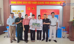 Tặng quà, góc học tập cho trẻ em có hoàn cảnh khó khăn tại xã Vĩnh Thực