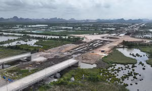 Tập trung thi công Dự án đường ven sông
