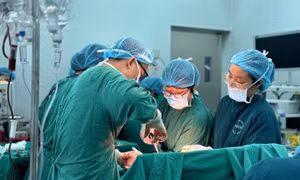 Uống thuốc phá thai mua qua mạng, người phụ nữ suýt mất mạng, phải cắt tử cung