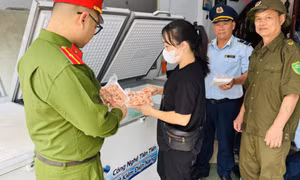 Thu giữ thực phẩm đông lạnh không rõ nguồn gốc